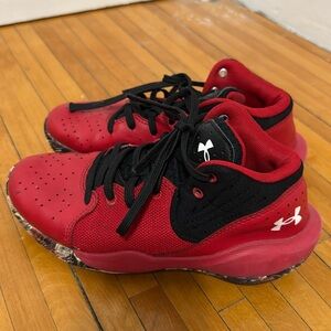 Under Armour Basketball Shoes, size 3y
